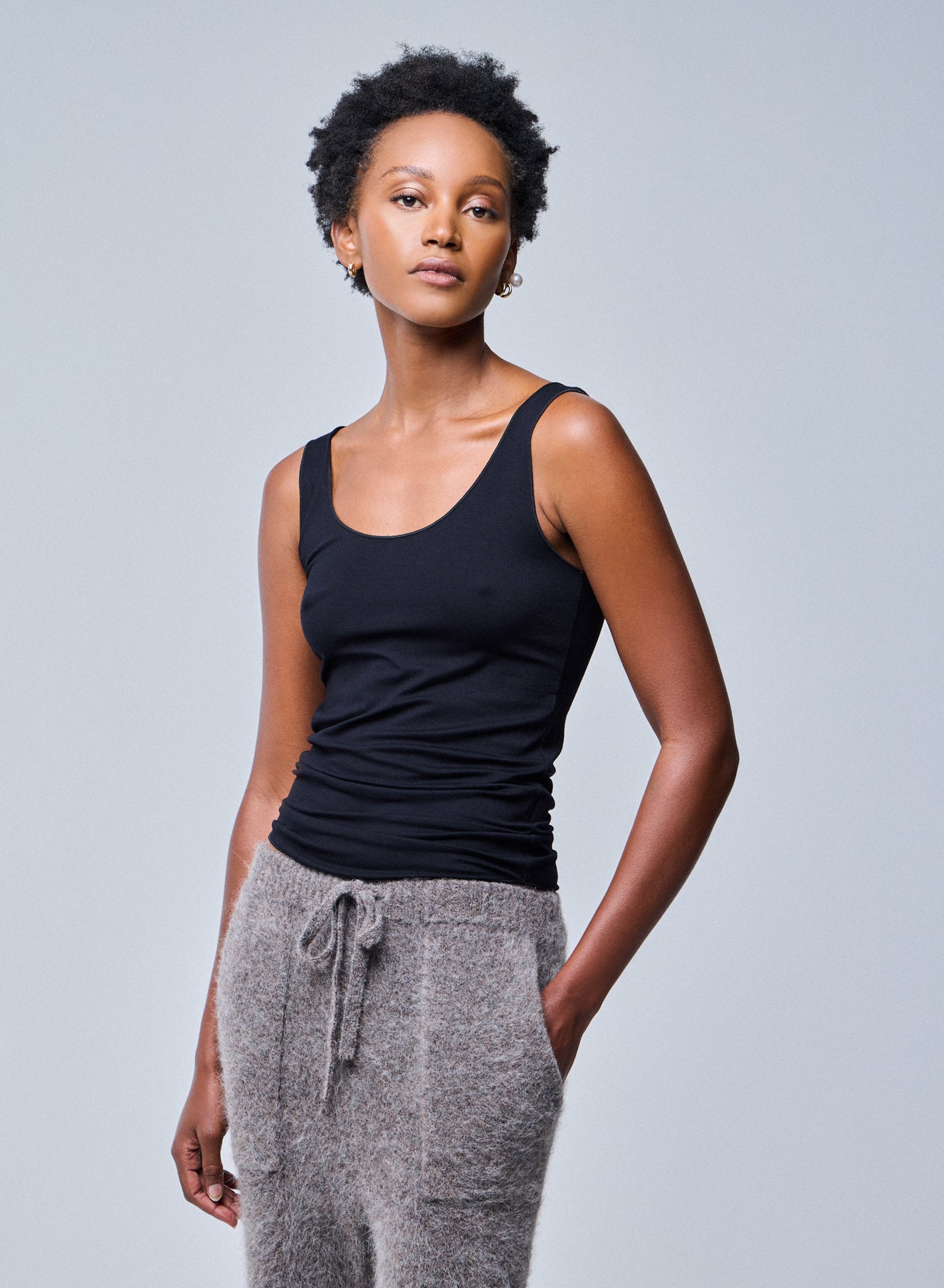 Débardeur Noir Neuf Avec Broderie Bordeaux - Sans Manches, Coupe Bouffante - Marque Vanilla Star - 100% Polyester