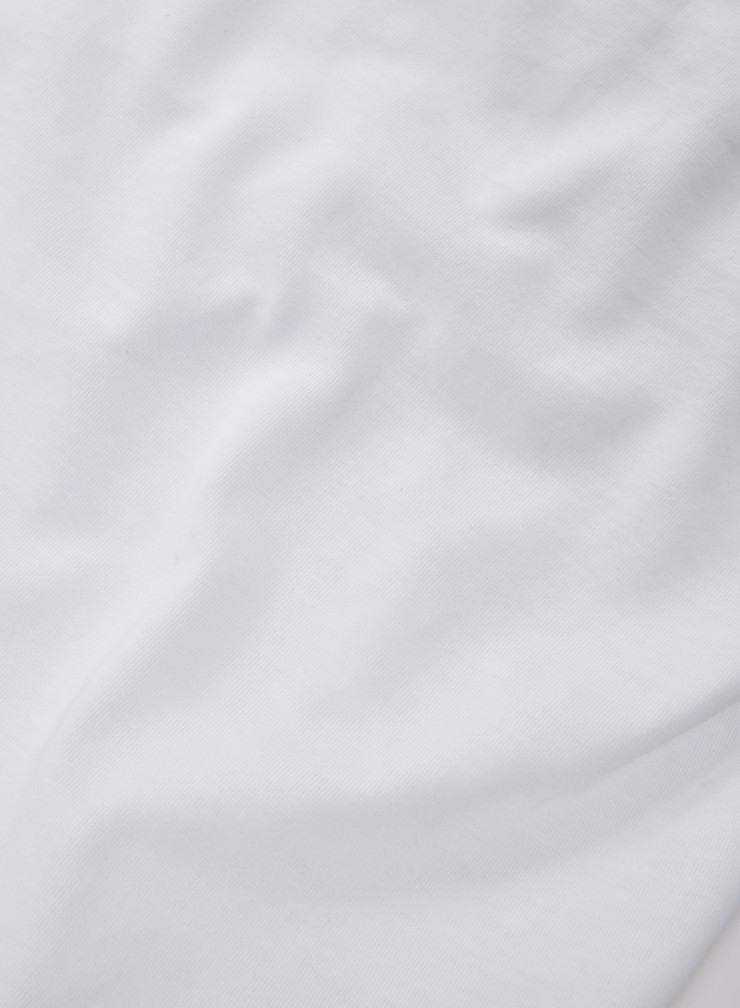 T-Shirt mit V-Ausschnitt und kurzen Ärmeln aus Lyocell / Bio-Baumwolle