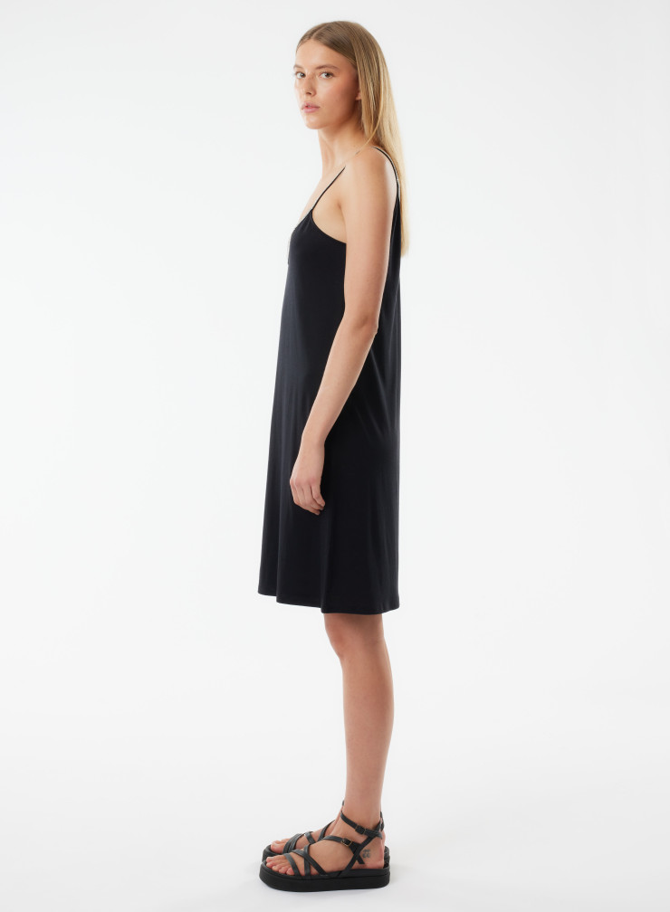 Kleid mit V-Ausschnitt und dünnen Trägern aus Lyocell, Tencel / organischer Baumwolle