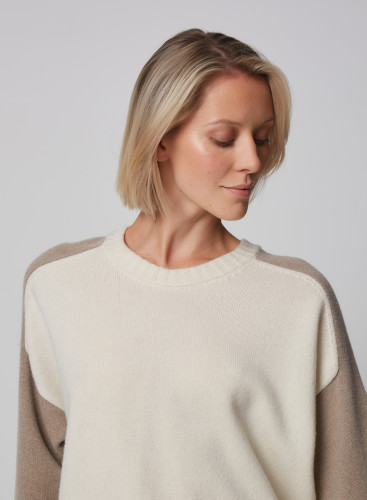 Wool / Cashmere round neck sweater