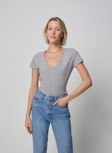 Julia Deluxe Cotton short sleeve V-neck t-Shirt