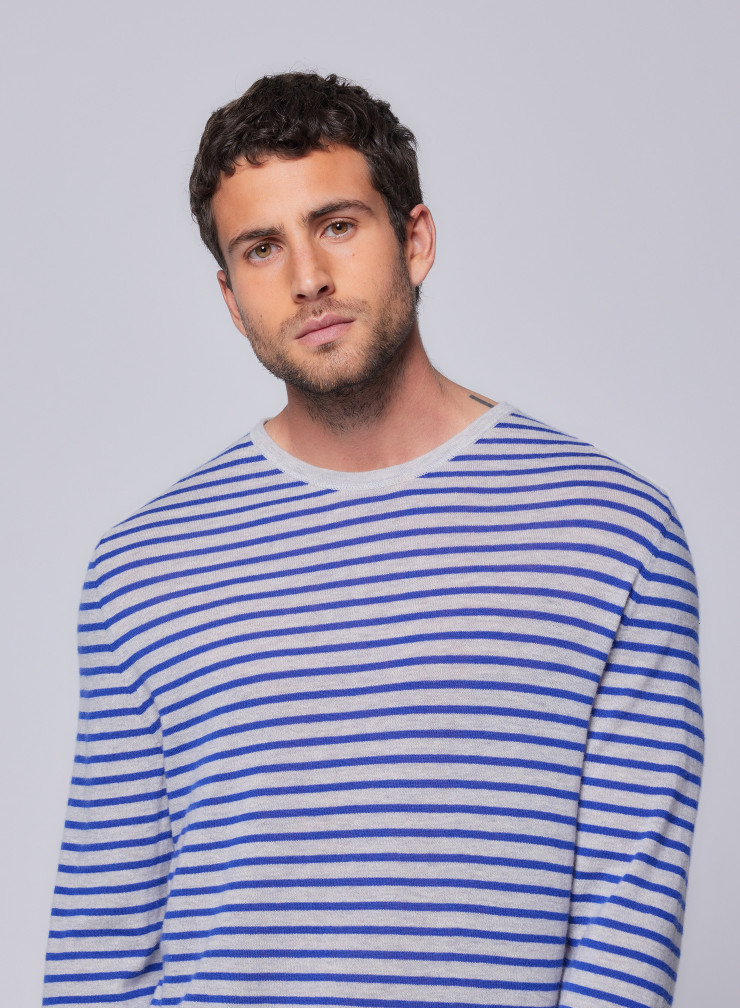 Round Neck Long Sleeve T-shirt in Cashmere