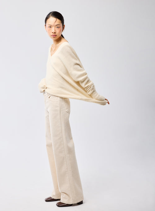 Pull Écru Col V Manches Longues en Raccoon - MAJESTIC FILATURES