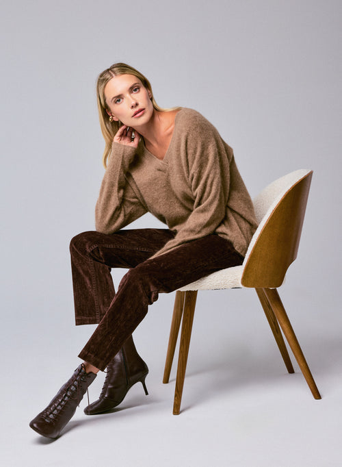 Pull Marron Col V Manches Longues en Raccon wool / Polyamide - MAJESTIC FILATURES