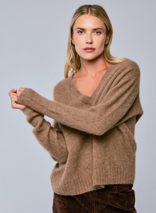 Pull Marron Col V Manches Longues en Raccon wool / Polyamide - MAJESTIC FILATURES