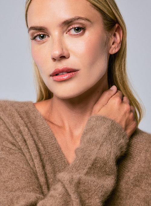 Pull Marron Col V Manches Longues en Raccon wool / Polyamide - MAJESTIC FILATURES