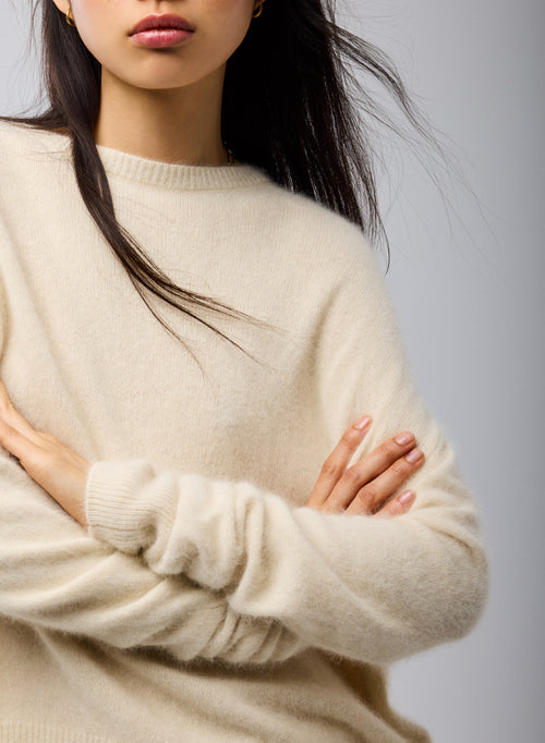 Pull Blanc Col Rond Manches Longues en Raccoon/ Polyamide - MAJESTIC FILATURES