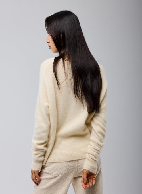 Pull Blanc Col Rond Manches Longues en Raccoon/ Polyamide - MAJESTIC FILATURES