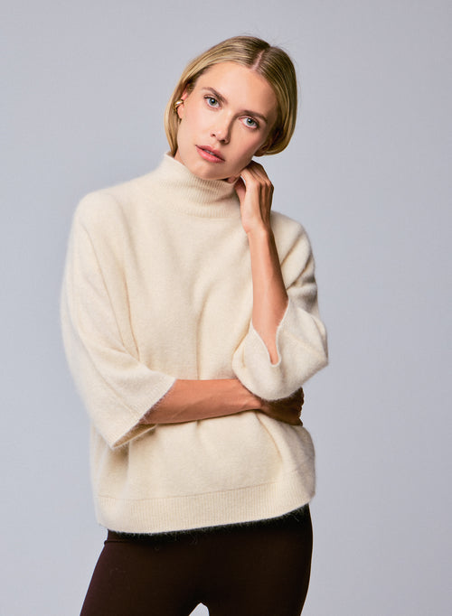 Jersey de cuello alto blanco con mangas kimono en lana de raccon / poliamida - MAJESTIC FILATURES