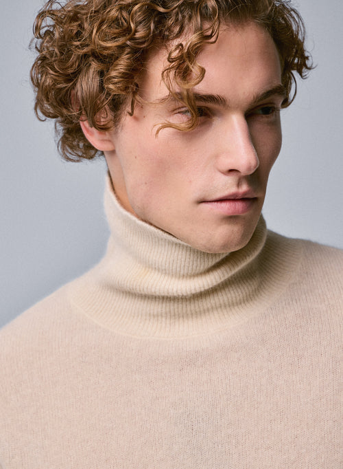 White Turtleneck Sweater Long Sleeves in Raccon wool / Polyamide - MAJESTIC FILATURES