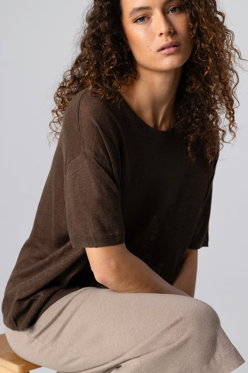 Jersey marrón oscuro de cuello redondo y manga corta de lino - MAJESTIC FILATURES