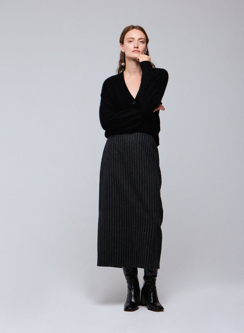 Black V-neck cardigan with long sleeves in wool / silk / cashmere - MAJESTIC FILATURES