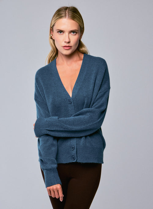 Blue V-neck Cardigan with long sleeves in Wool / Silk / Cashmere - MAJESTIC FILATURES
