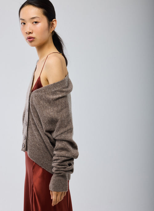 Beige Strickjacke mit V-Ausschnitt und langen Ärmeln aus Wolle / Seide / Kaschmir - MAJESTIC FILATURES