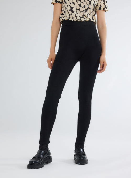 Long Ribbed Black Legging in Merino Wool - MAJESTIC FILATURES
