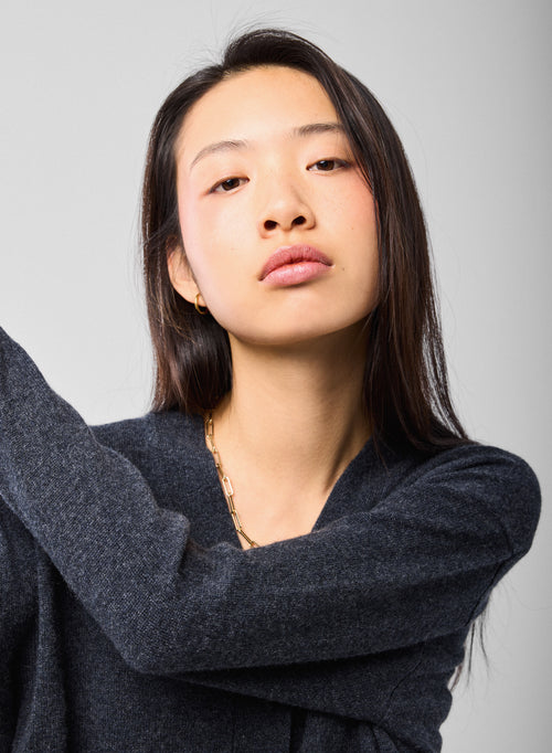 Gilet Gris Col V Manches Longues en Cachemire - MAJESTIC FILATURES