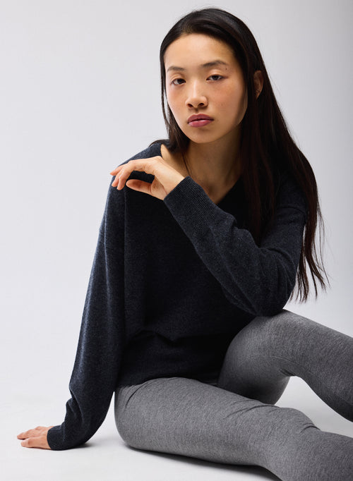 Pull Gris Col V Manches Longues en Cachemire - MAJESTIC FILATURES