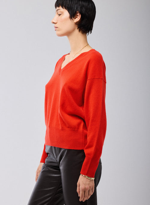 Pull Rouge Col V Manches Longues en Cachemire - MAJESTIC FILATURES