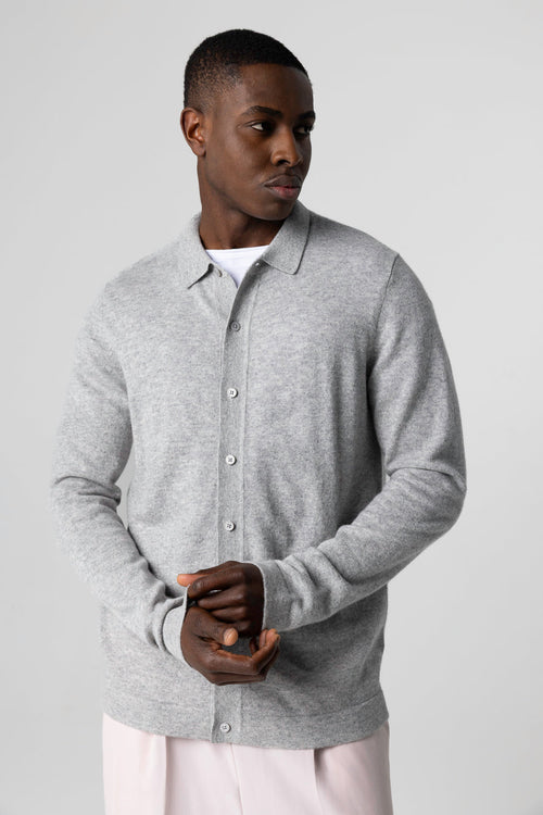 Strickjacke mit Hemdkragen und langen Ärmeln aus Kaschmir in Grau - MAJESTIC FILATURES