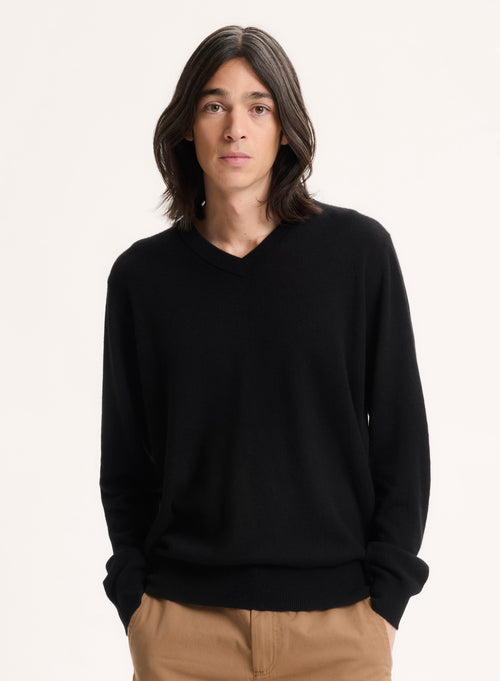 Men's black V-neck long-sleeved cashmere sweater Majestic