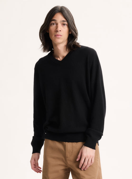 Men's black V-neck long-sleeved cashmere sweater Majestic