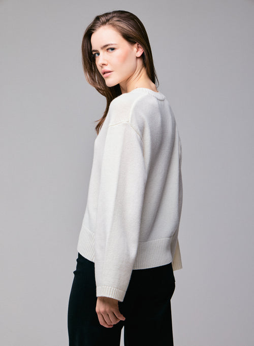 White V-neck long-sleeved merino wool sweater - MAJESTIC FILATURES