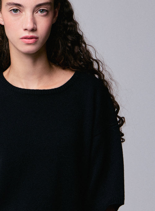 Suéter de lana merino de manga corta con cuello redondo negro - MAJESTIC FILATURES