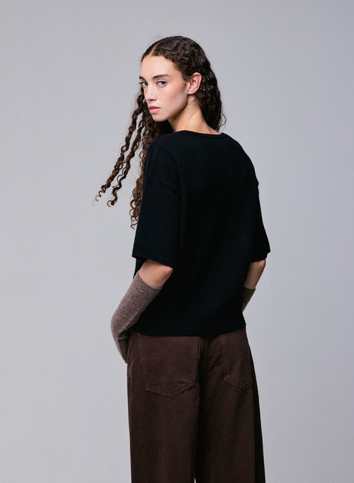 Suéter de lana merino de manga corta con cuello redondo negro - MAJESTIC FILATURES