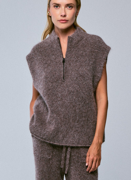 Beigefarbener Pullover mit ärmellosem Stehkragen aus Alpaka / Polyamid / Elasthan - MAJESTIC FILATURES