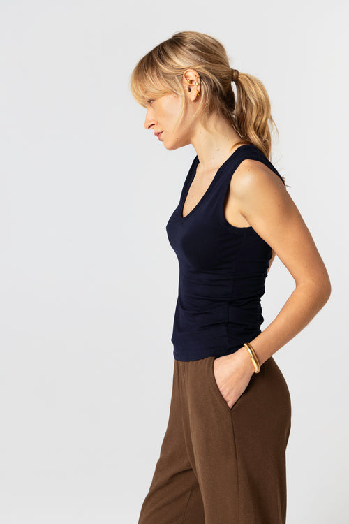 Débardeur Marine Col V Sans Manches en Viscose / Elasthanne - MAJESTIC FILATURES