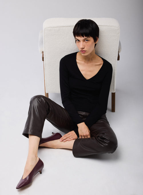 T-shirt Noir Col V Manches Longues en Viscose et Élasthanne - MAJESTIC FILATURES