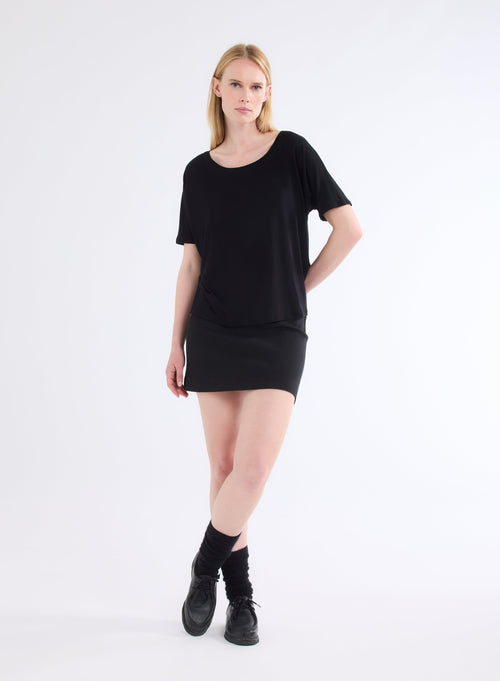 Camiseta negra oversize de viscosa y elastano de manga corta y cuello redondo - MAJESTIC FILATURES
