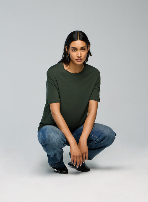 Grünes Kurzarm-T-Shirt aus Viskose / Elasthan mit Rundhalsausschnitt - MAJESTIC FILATURES