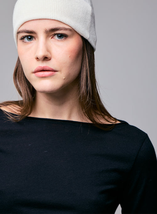 Camiseta negra con cuello barco de manga larga en algodón orgánico / cachemir - MAJESTIC FILATURES