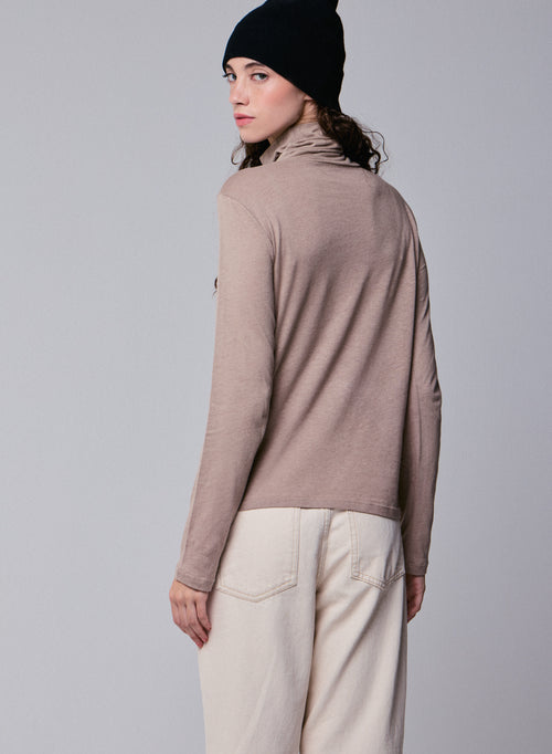 Camiseta de cuello alto de manga larga beige en algodón orgánico / cachemir - MAJESTIC FILATURES