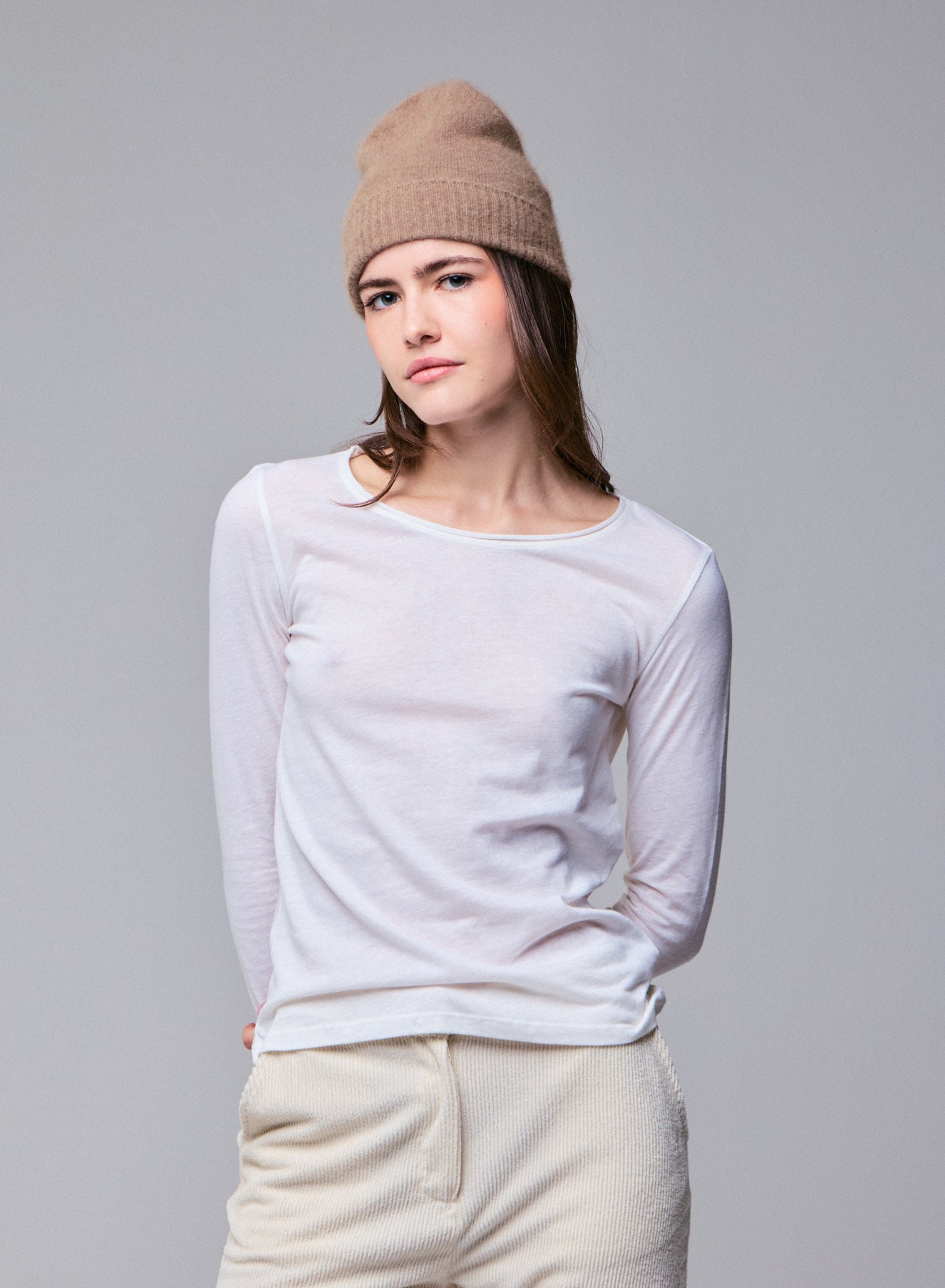 Milk White Round Neck Long Sleeves T-shirt in Cotton and