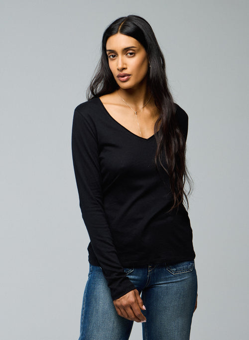 T-shirt Noir Col V Manches Longues en Coton et Cachemire - MAJESTIC FILATURES