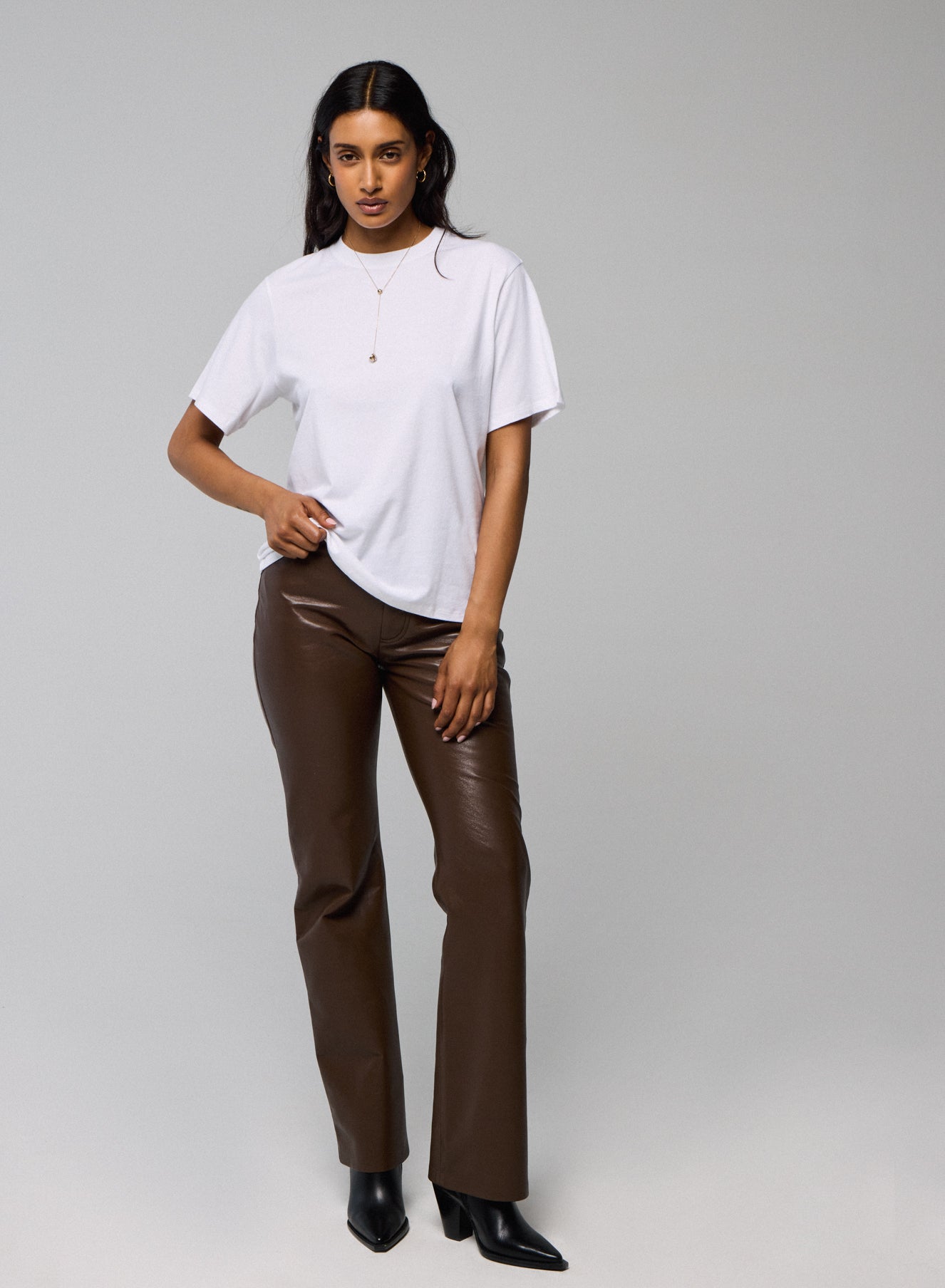 White Round Neck Short Sleeve T-shirt in Organic Cotton