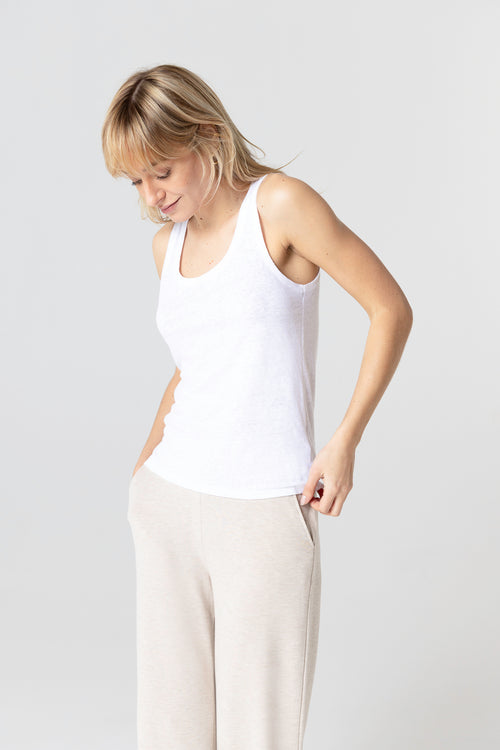 U-Ausschnitt-Tanktop in Weiß - MAJESTIC FILATURES