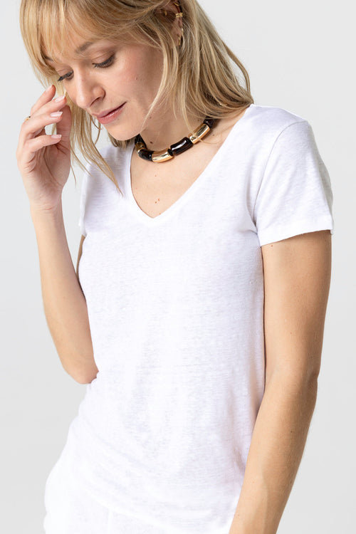 Camiseta blanca con cuello en V y mangas cortas de lino y elastano - MAJESTIC FILATURES