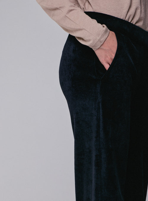 Black Straight Velvet Pants - MAJESTIC FILATURES