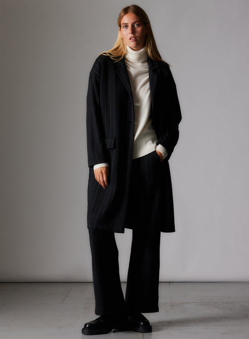 Schwarze langärmelige Jacke mit Mantelkragen aus Textilwolle©und Baumwolle - MAJESTIC FILATURES