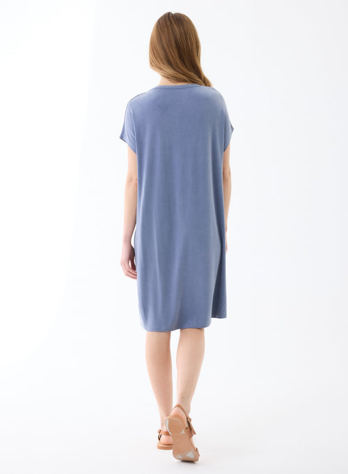 Graphitfarbenes kurzärmeliges Kleid mit V-Ausschnitt aus Cupro / Elasthan - MAJESTIC FILATURES