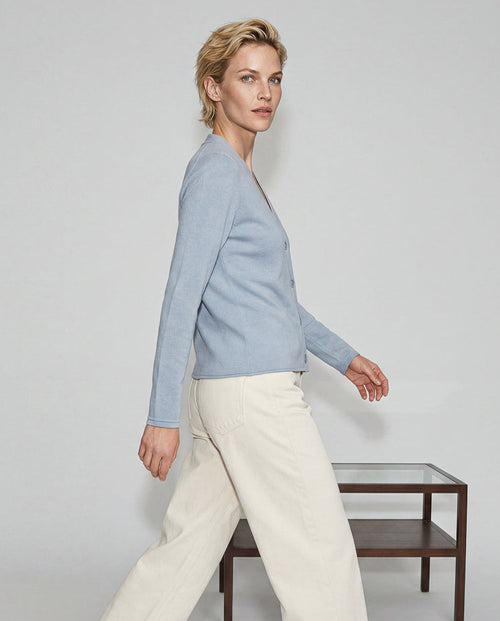 Langärmelige Kaschmirweste mit V-Ausschnitt in Hellblau - MAJESTIC FILATURES