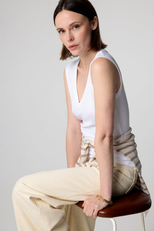 Ärmelloses Tanktop mit V-Ausschnitt aus Viskose/Elasthan in Weiß - MAJESTIC FILATURES