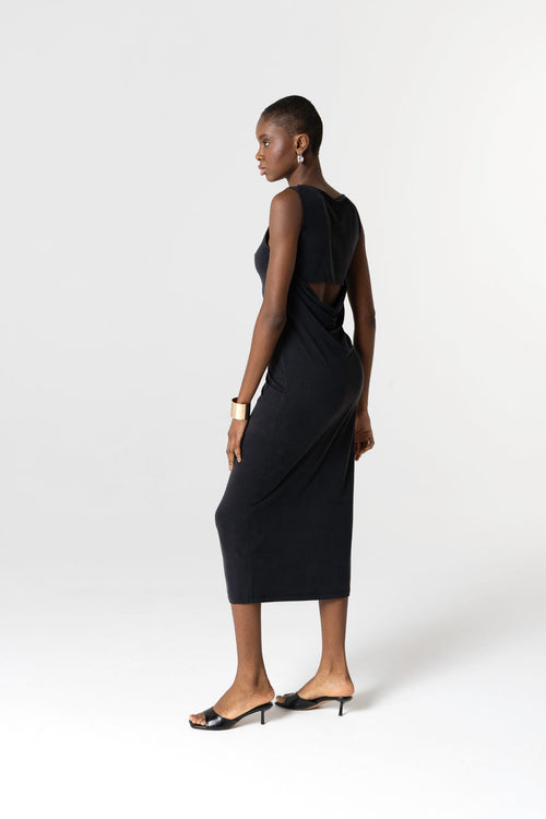 Robe Noire Col Bateau Sans Manches en Cupro / Elasthanne - MAJESTIC FILATURES