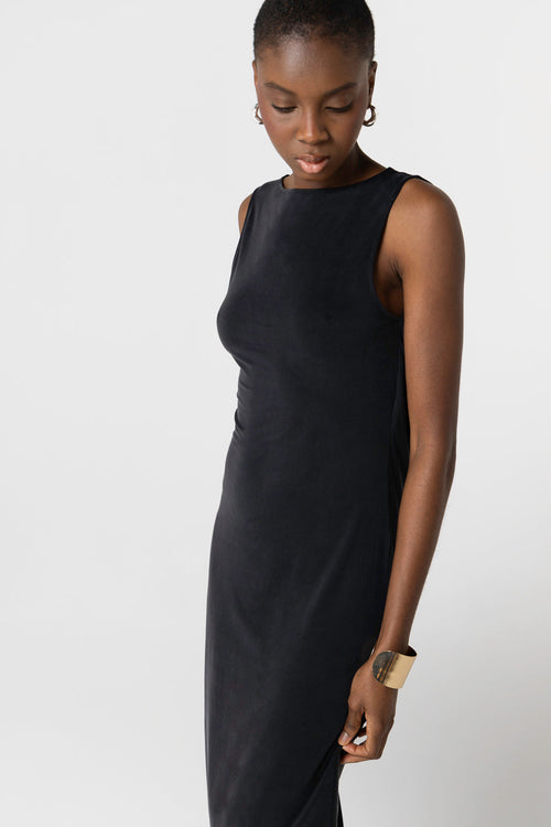 Robe Noire Col Bateau Sans Manches en Cupro / Elasthanne - MAJESTIC FILATURES